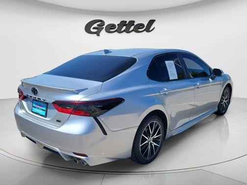 Celestial Silver Metallic 2022 Toyota Camry SE