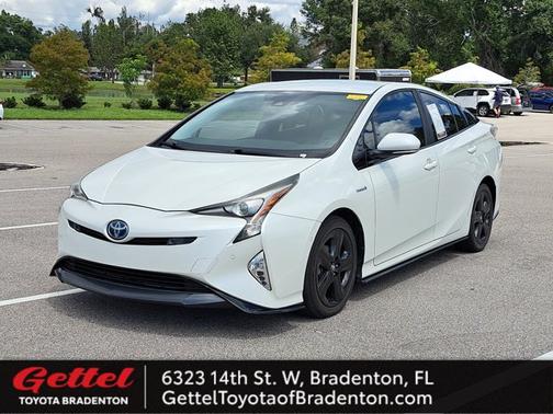 2017 Toyota Prius Four Touring