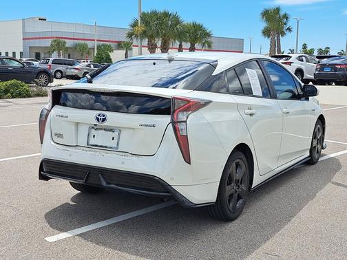 2017 Toyota Prius Four Touring
