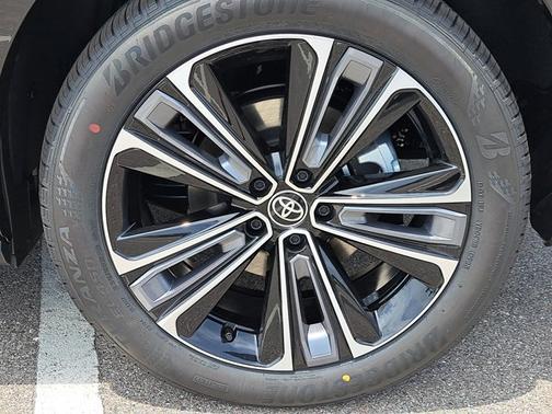 2025 Toyota bZ4X Limited