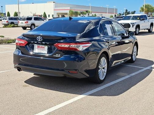 2019 Toyota Camry Hybrid XLE