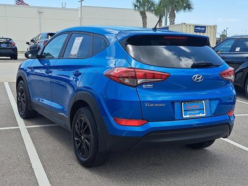 2018 Hyundai TUCSON SE