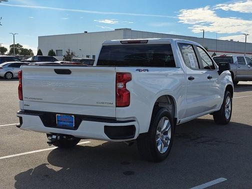 2025 Chevrolet Silverado 1500 Custom