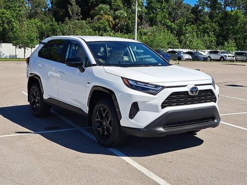 2025 Toyota RAV4 LE