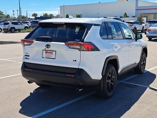 2025 Toyota RAV4 LE