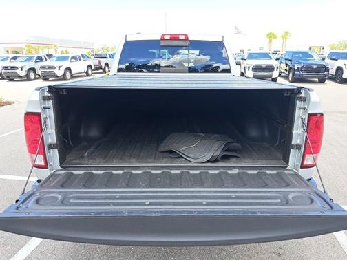2019 RAM 1500 SLT