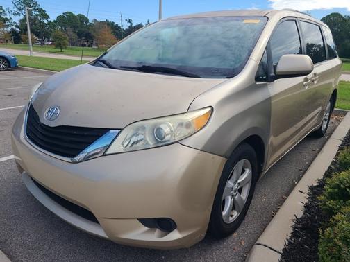 2012 Toyota Sienna LE