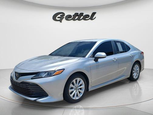 Celestial Silver Metallic 2018 Toyota Camry LE