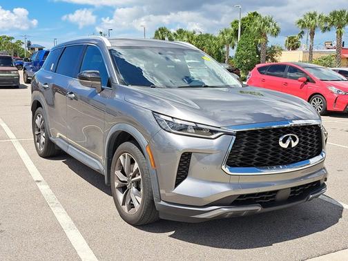 2022 INFINITI QX60 LUXE