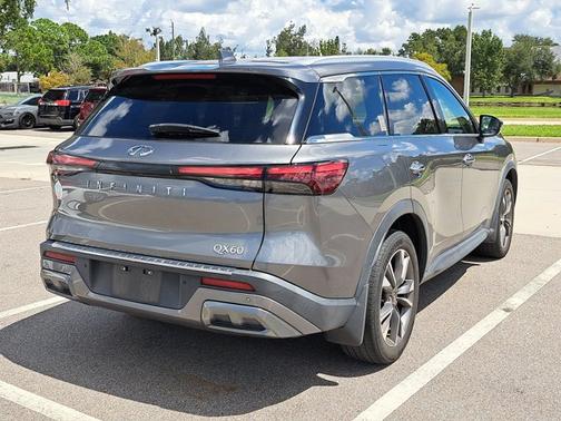 2022 INFINITI QX60 LUXE