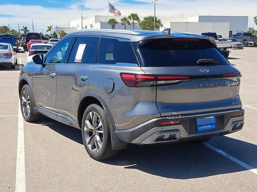 2022 INFINITI QX60 LUXE