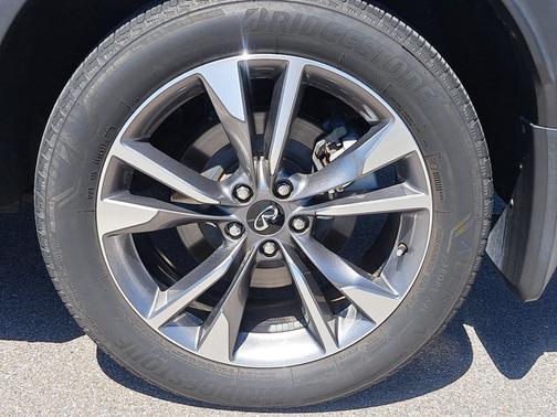 2022 INFINITI QX60 LUXE