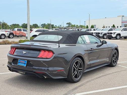 2022 Ford Mustang EcoBoost Premium