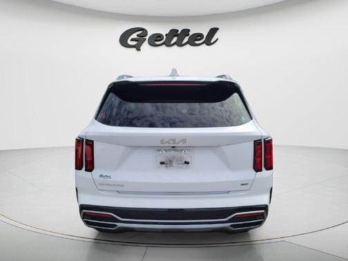 Glacial White Pearl 2023 Kia Sorento SX