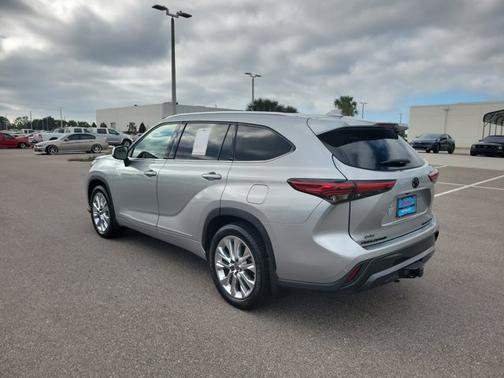2022 Toyota Highlander Limited