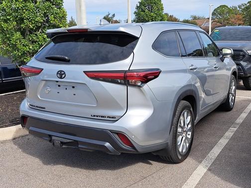 2022 Toyota Highlander Limited