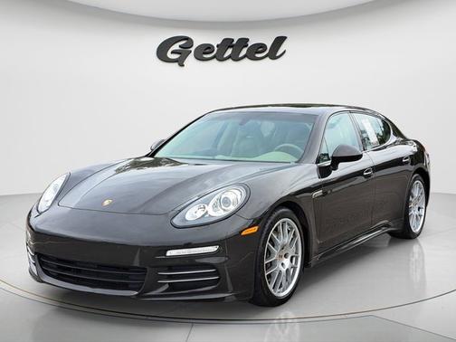 2014 Porsche Panamera 4