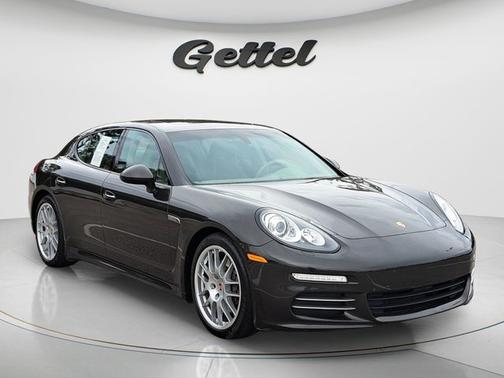 2014 Porsche Panamera 4