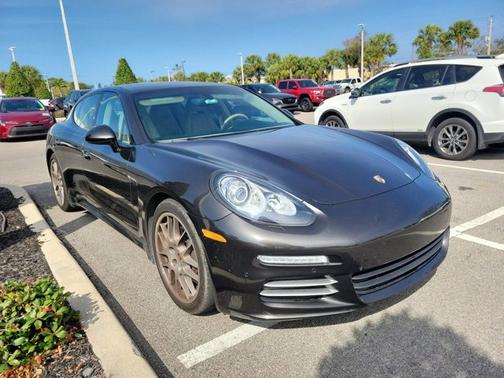 2014 Porsche Panamera 4