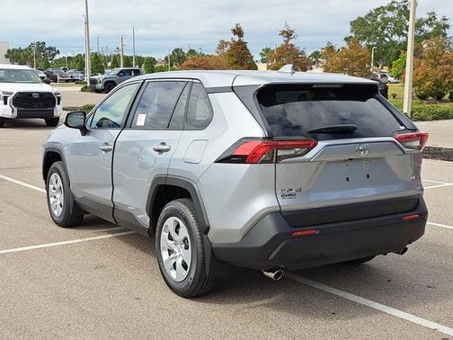 2025 Toyota RAV4 LE