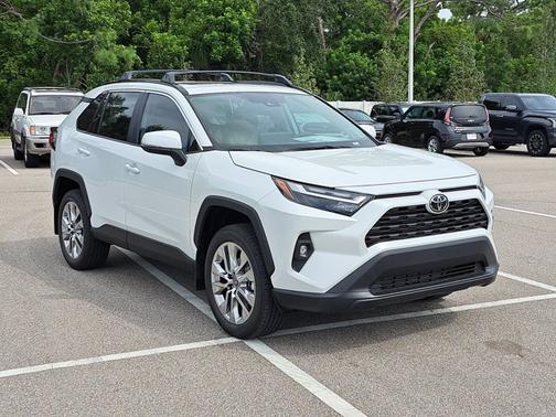 2025 Toyota RAV4 XLE Premium