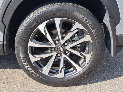 2022 Toyota Corolla Cross XLE