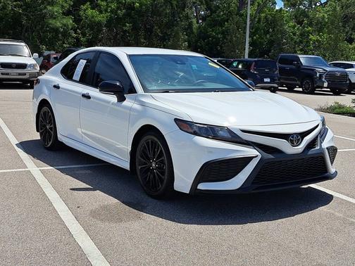 2022 Toyota Camry SE