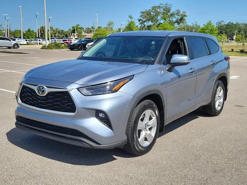 2023 Toyota Highlander LE