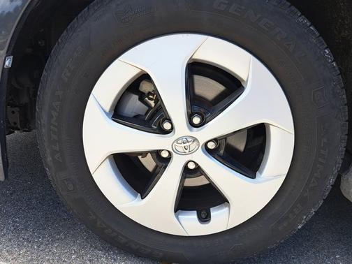 2012 Toyota Prius Two