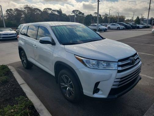 2019 Toyota Highlander LE