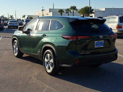 2024 Toyota Highlander LE