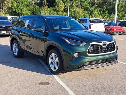 2024 Toyota Highlander LE