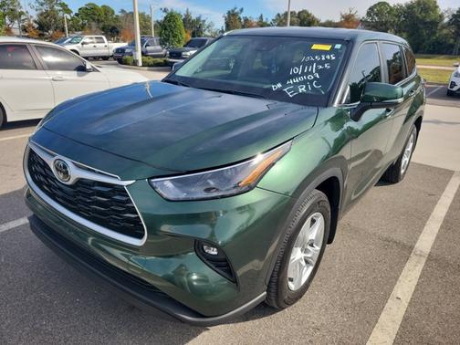 2024 Toyota Highlander LE