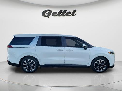 Snow White Pearl 2024 Kia Carnival EX