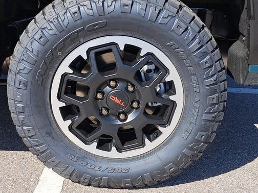 2025 Toyota 4Runner TRD Off Road