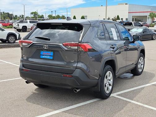 2022 Toyota RAV4 LE