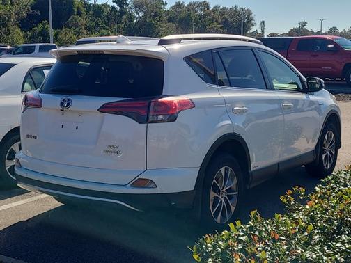 2016 Toyota RAV4 Hybrid XLE