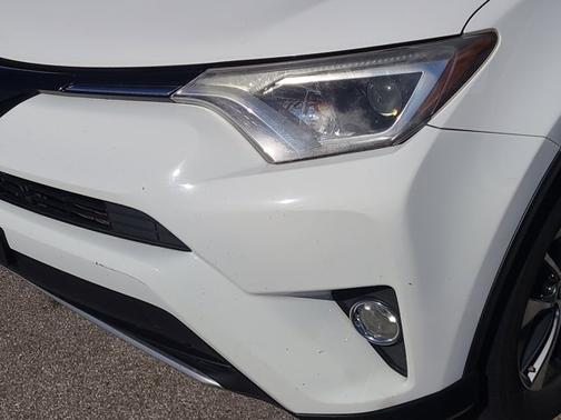 2016 Toyota RAV4 Hybrid XLE