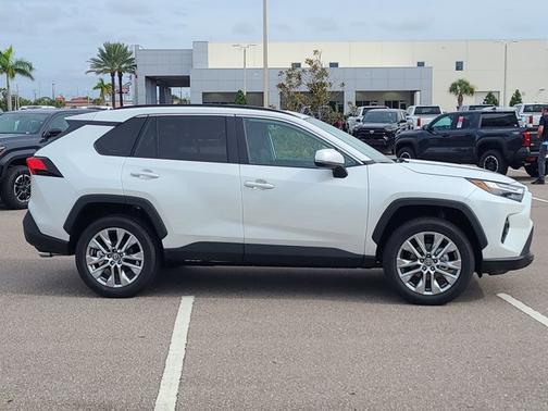 2025 Toyota RAV4 XLE Premium