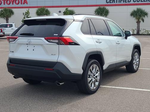 2025 Toyota RAV4 XLE Premium