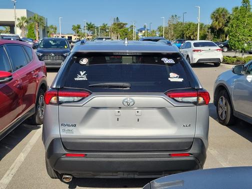 2022 Toyota RAV4 XLE