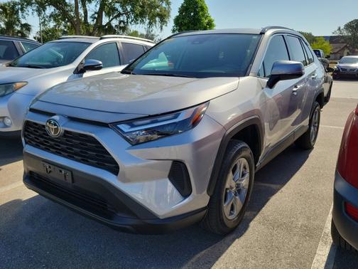 2022 Toyota RAV4 XLE