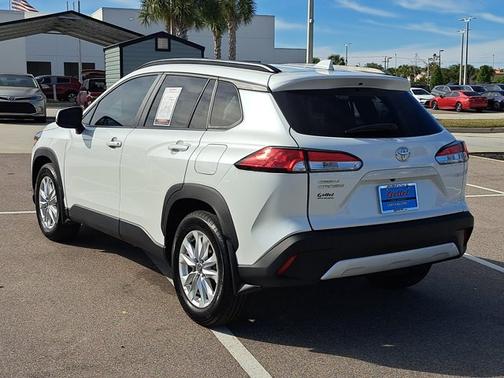 2024 Toyota Corolla Cross LE