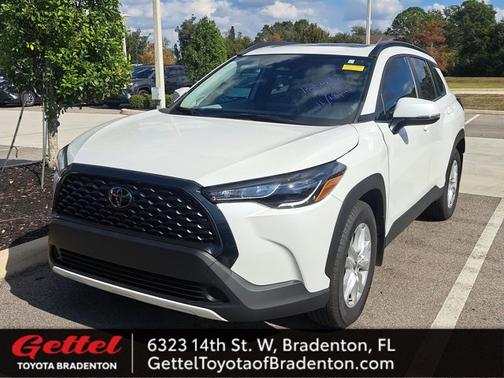 2024 Toyota Corolla Cross LE