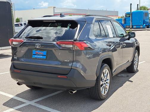 2022 Toyota RAV4 XLE Premium