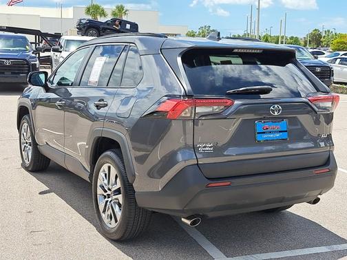 2022 Toyota RAV4 XLE Premium