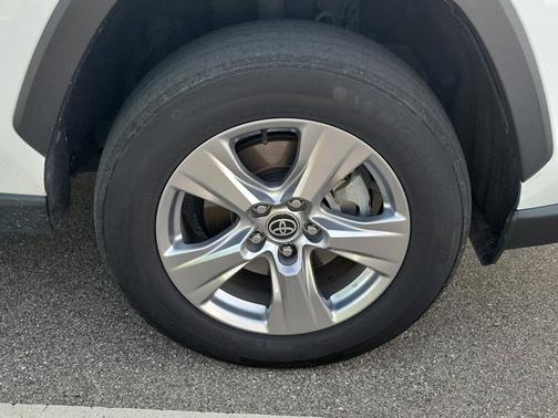 2022 Toyota RAV4 Hybrid Hybrid XLE