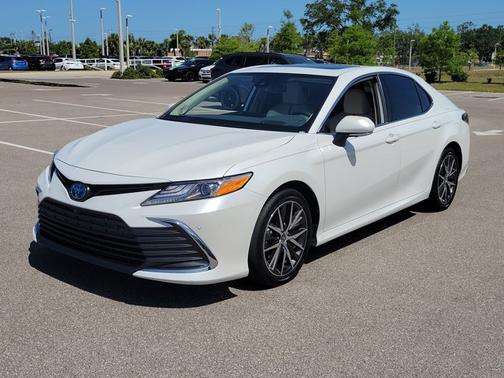 2022 Toyota Camry Hybrid Hybrid XLE