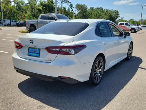 2022 Toyota Camry Hybrid Hybrid XLE