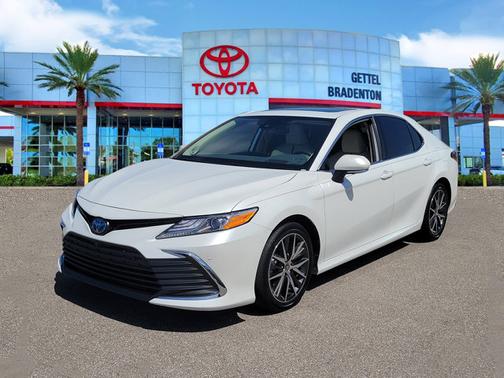2022 Toyota Camry Hybrid Hybrid XLE